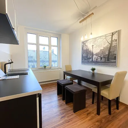 Komfortables Nah An Porsche&flughafen - Schreibtisch, Sehr Schnelles Internet&queensize-bett Apartment Leipzig