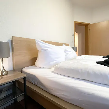 Komfortables Nah An Porsche&flughafen - Schreibtisch, Sehr Schnelles Internet&queensize-bett Leipzig